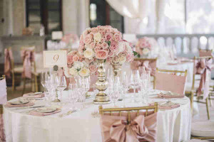 Pink-Roses-Wedding-Centerpieces